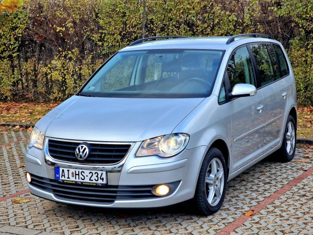 Volkswagen Touran 1.4 TSi Trendline RADAR-Navi-...