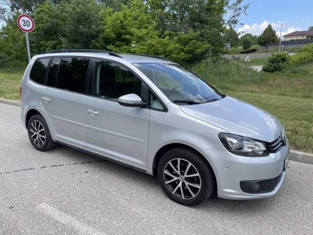 Volkswagen Touran 1.6 CR TDI Highline