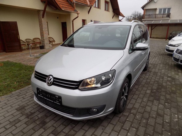 Volkswagen Touran 1.6 CR TDI Trendline Bluemoti...