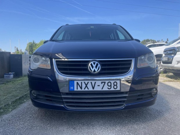 Volkswagen Touran 1.6 Conceptline Felújitott Motor