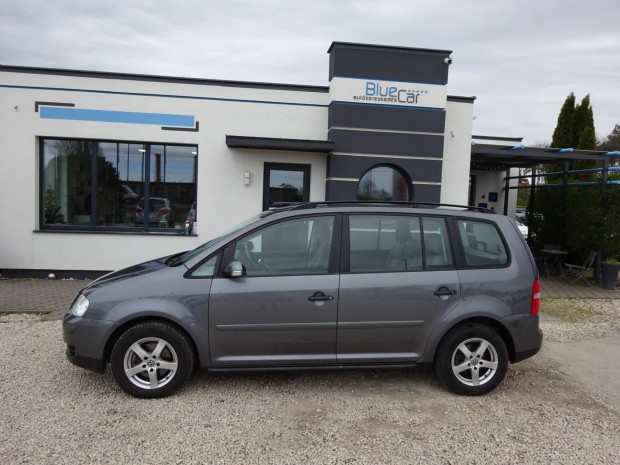 Volkswagen Touran 1.6 Conceptline Megbizhat be...