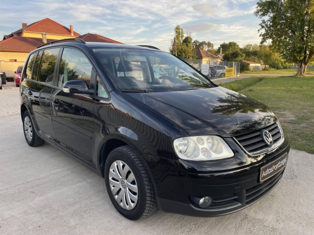 Volkswagen Touran 1.6 Conceptline // Digit Klm...