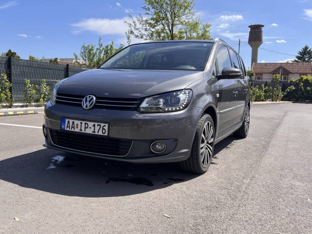 Volkswagen Touran 1.6 Crtdi, DSG (7személy)