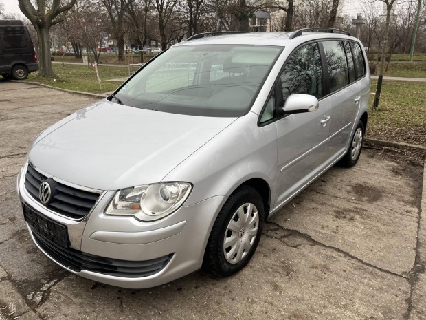 Volkswagen Touran 1.6 Trendline Family 7 �l�s....