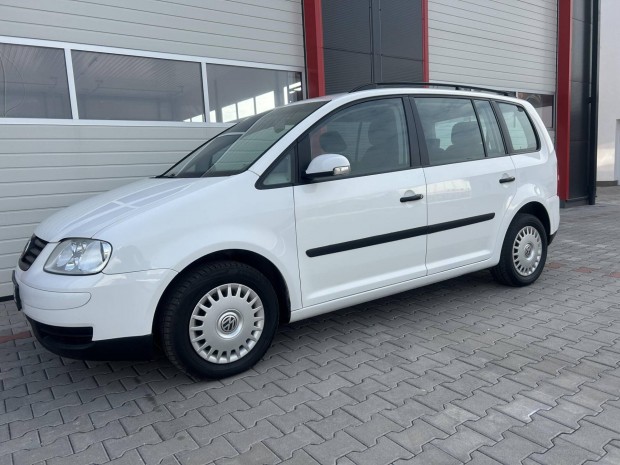 Volkswagen Touran 1.6 Trendline Magyar!/1.Tulaj...