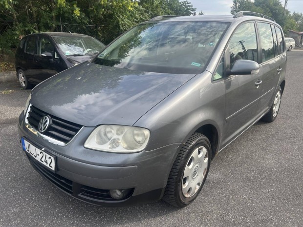 Volkswagen Touran 1.6 Trendline Vonóhorog! 7 Sz...