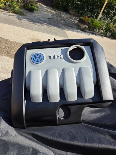 Volkswagen Touran 1.9TDI motor burkolat