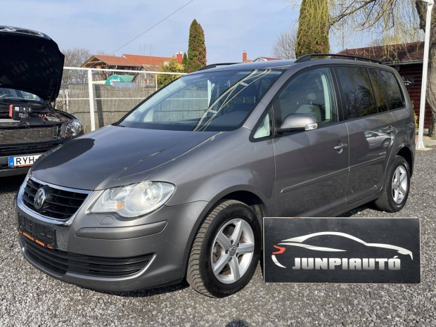 Volkswagen Touran 1.9 A legjobb motorral friss...