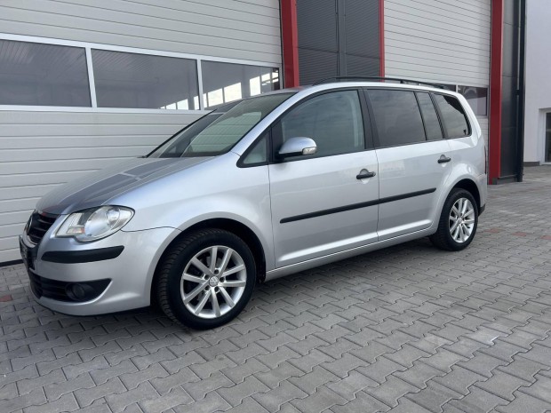 Volkswagen Touran 1.9 PD TDi Conceptline 7 Szem...