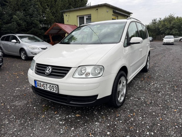 Volkswagen Touran 1.9 PD TDi Conceptline Magas...