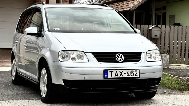 Volkswagen Touran 1.9 PD TDi Highline 7 Szemlyes