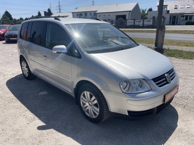Volkswagen Touran 1.9 PD TDi Highline Vezetett...