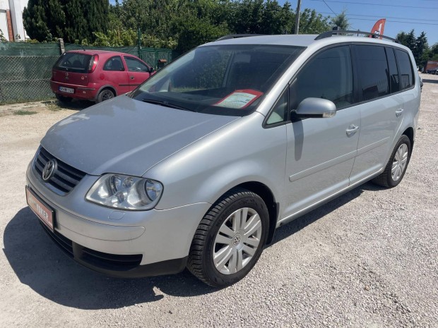 Volkswagen Touran 1.9 PD TDi Highline Vezetett...