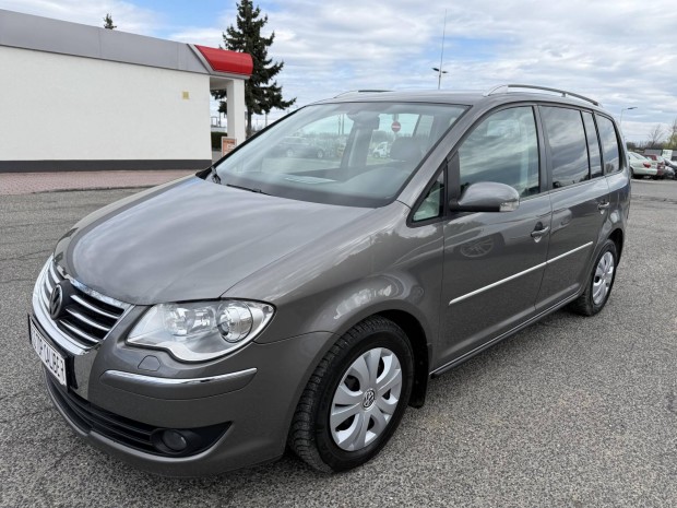 Volkswagen Touran 1.9 PD TDi Highline igazolt 1...