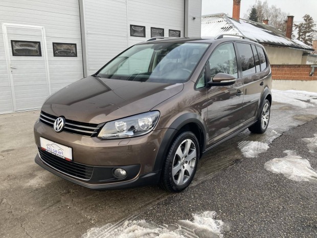 Volkswagen Touran 2.0 CR TDI Highline Cross !!...