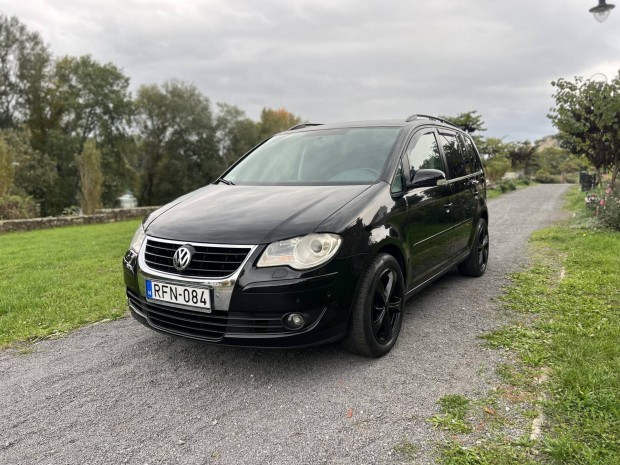 Volkswagen Touran 2.0 PD TDI Highline