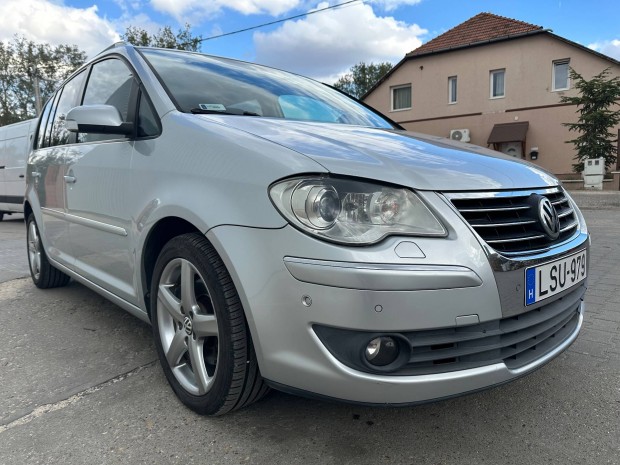 Volkswagen Touran 2.0 PD TDI Highline DSG