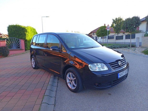 Volkswagen Touran 2.0 PD TDI Trendline 7- Szem...