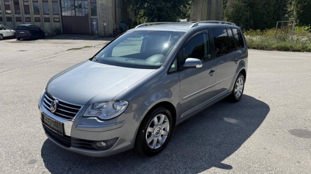 Volkswagen Touran 2.0 PD TDI Trendline DSG Alka...