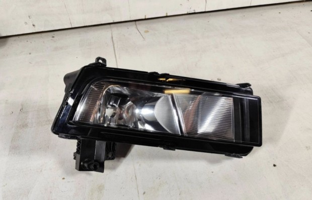 Volkswagen Touran III Jobb első ködlámpa 5TA941662