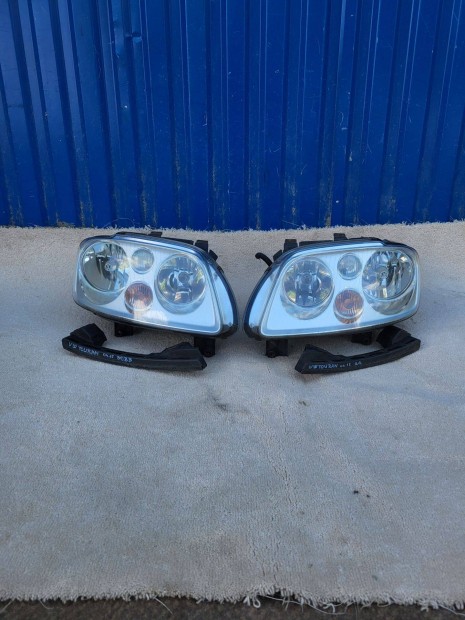 Volkswagen Touran gyári bal 1T0941005N, jobb 1T0941006N fényszóró