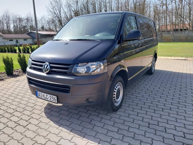 Volkswagen Transporter Caravelle 2.0 CR TDI Tre...