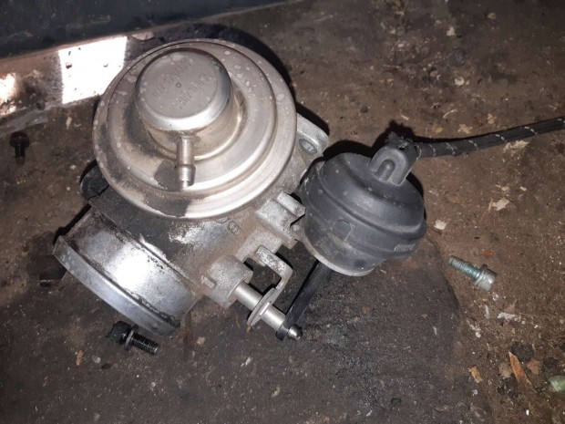 Volkswagen Transporter T4 96-03 EGR - Fojtószelep