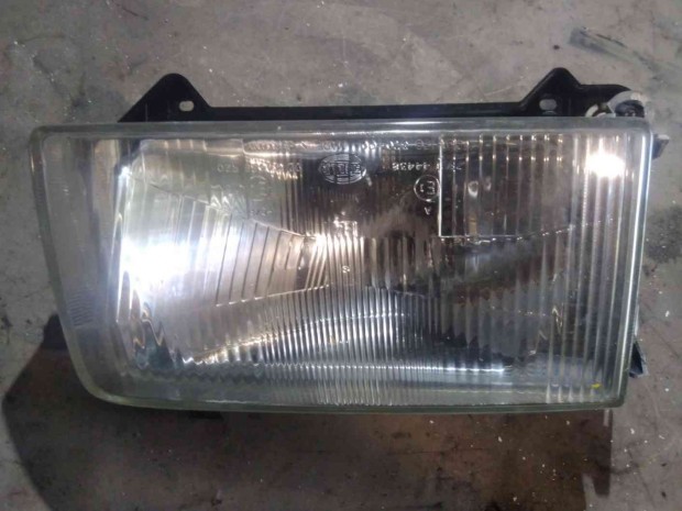 Volkswagen Transporter T4 96-03 Jobb Első Lámpa / Fényszóró