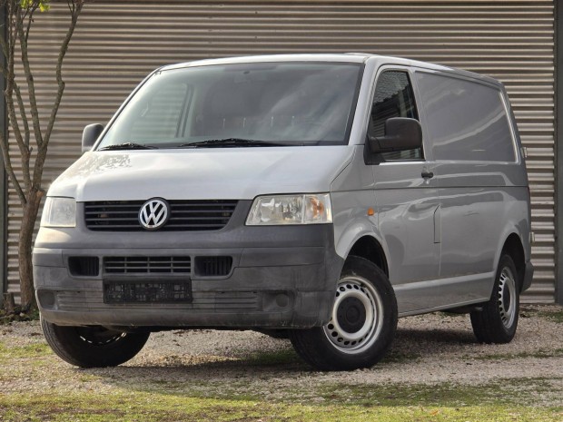 Volkswagen Transporter T5 1.9 TDI Igazolt Futs...