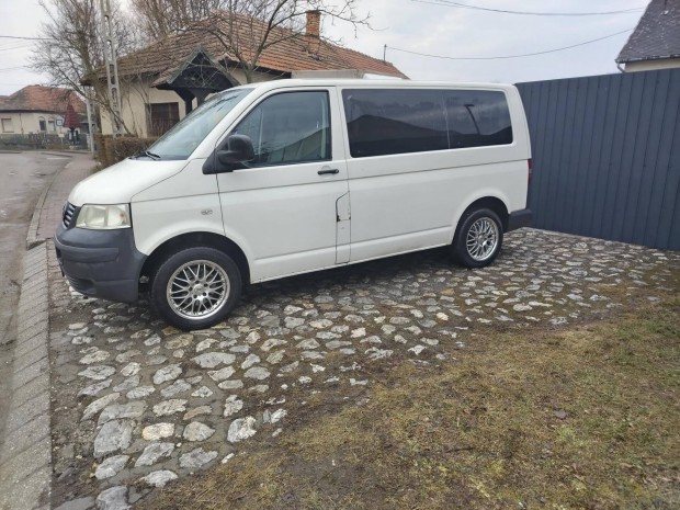 Volkswagen Transporter T5 1.9 TDI Új turbó. új...