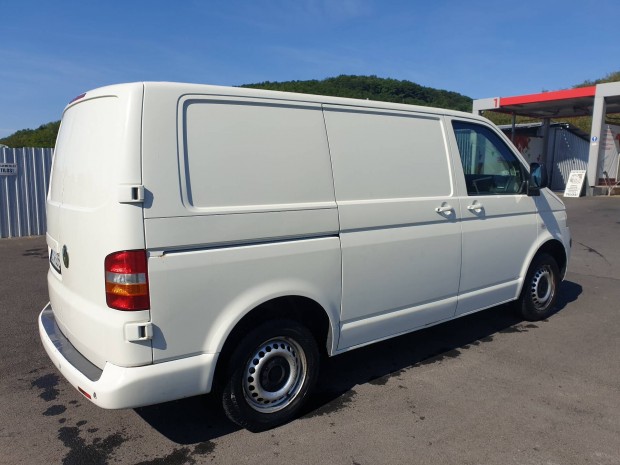 Volkswagen Transporter T5 1.9 TDI 