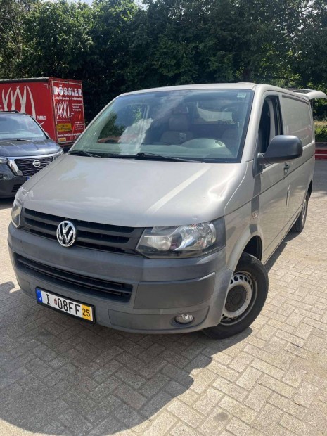 Volkswagen Transporter T5 2.0 CR TDI Bluemotion