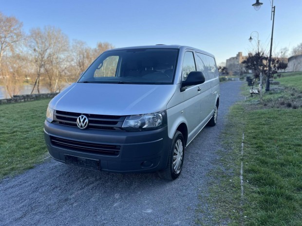 Volkswagen Transporter T5 2.0 CR TDI Bluemotion
