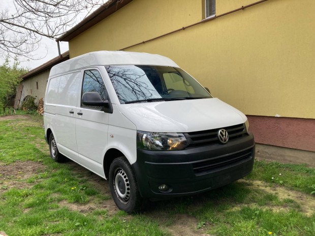 Volkswagen Transporter T5 középmagas