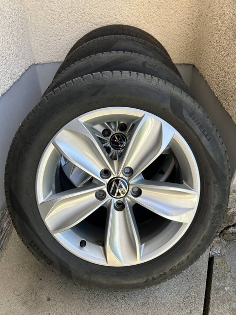Volkswagen VW Passat B8 17-es gyári alufelni 215/55R17 nyárigumival