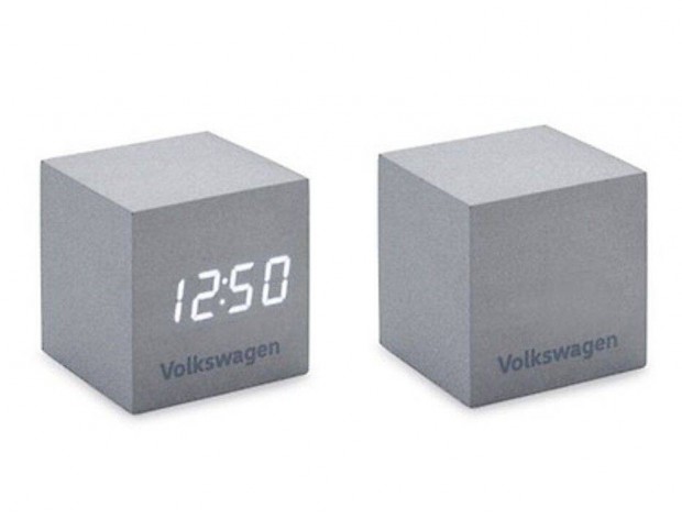 Volkswagen VW asztali kocka vekker, design bresztra