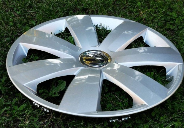 Volkswagen VW gyári 15"-os dísztárcsa, használt eladó