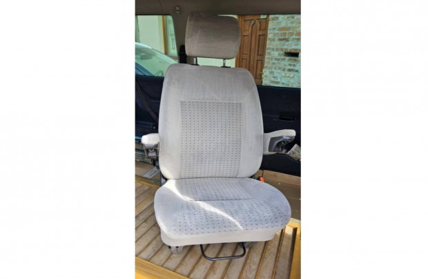 Volkswagen VW transporter T4 Multivan, Caravelle karfás első ülés