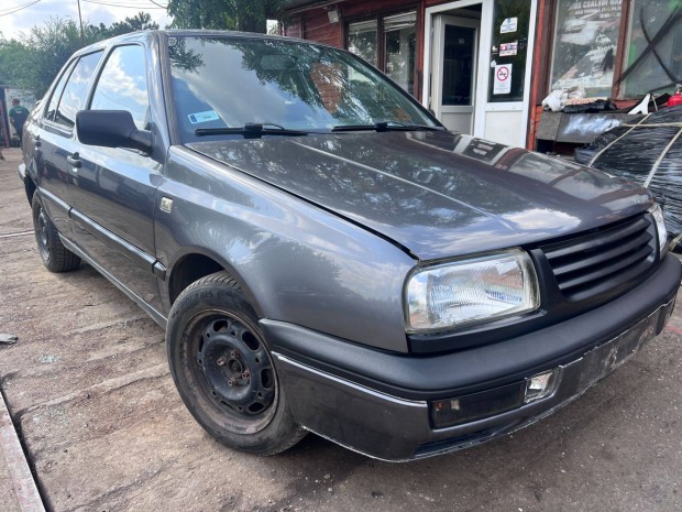 Volkswagen Vento (1992) 1.8i ADZ Alkatrészek #M3038