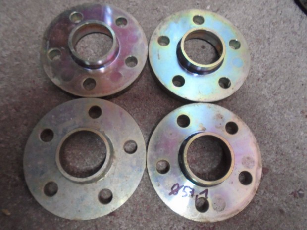 Volkswagen / Skoda távtartó