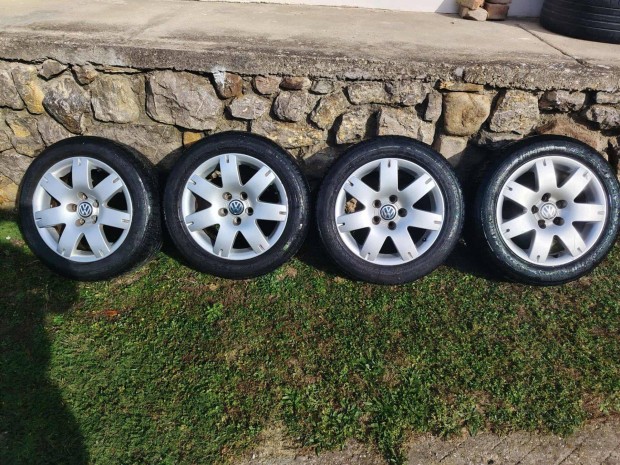 Volkswagen alufelni garnit�ra ny�rigumikkal