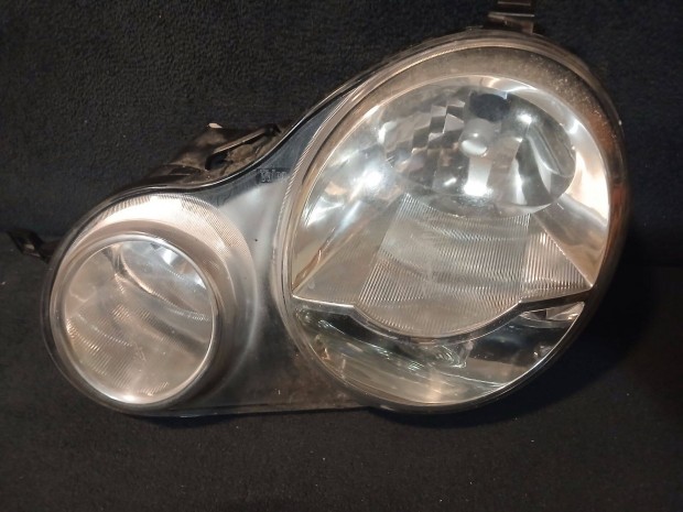 Volkswagen bal el�ls� f�nysz�r�