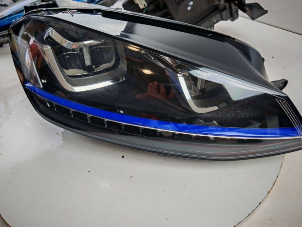 Volkswagen e-Golf jobb f�nysz�r� (haszn�lt) 5GE941036