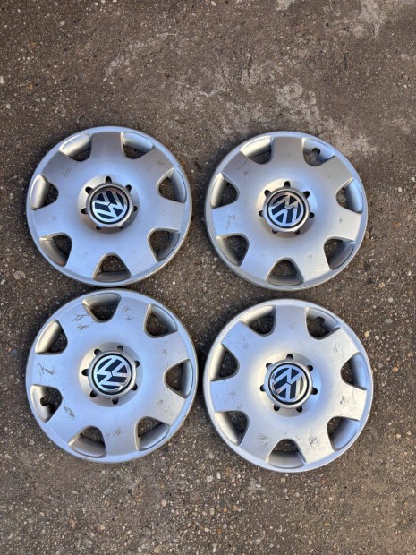 Volkswagen s univerzlis dsztrcsk eladk