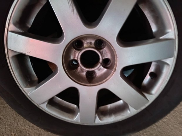 Volkswagen gy�ri alufelni szett ny�ri gumival