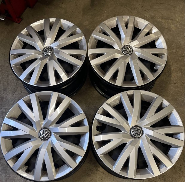 Volkswagen gyári lemezfelni 16 coll, dísztárcsákkal, Golf MK8