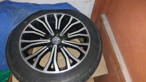 Volkswagen kerk felni gumi 18" frontpolr