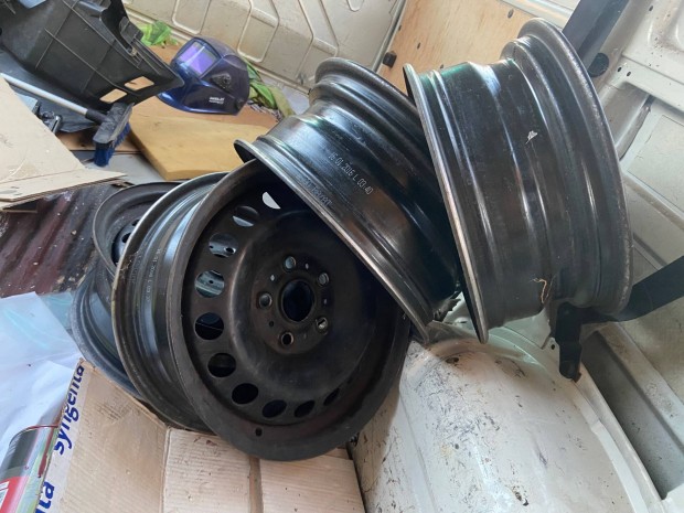 Volkswagen lemezfelni 5*112 R15 et 43