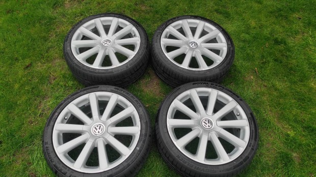Volkswagen omanyt 18 alufelni nyári gumi