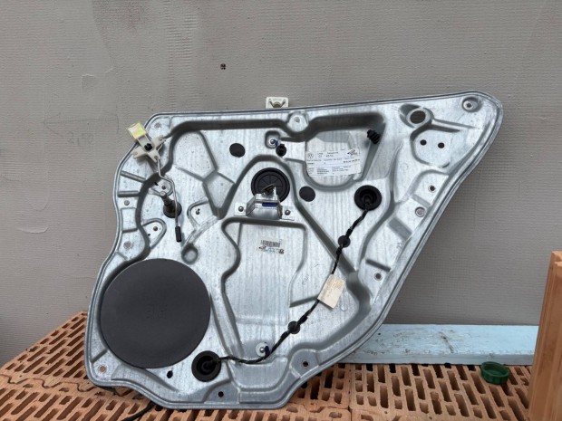 Volkswagen polo bal hátsó ablakemelő szerkezet